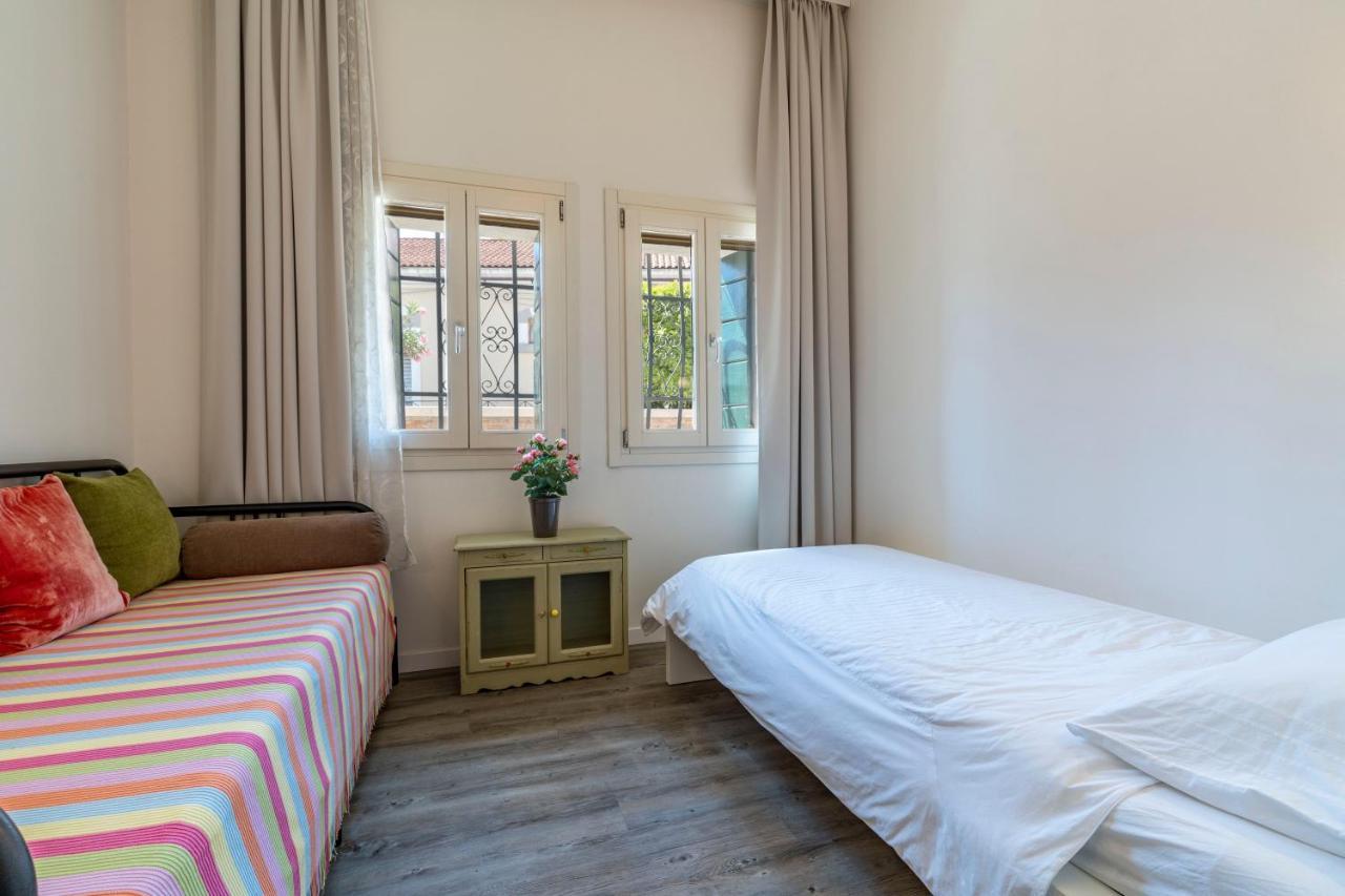 Snug Apartment With Private Courtyard M0270422677 Venecia Exterior foto